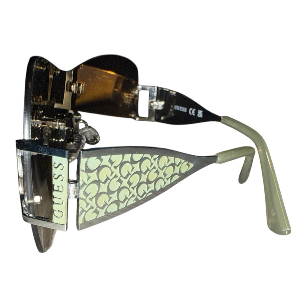 Guess NWT Sunglasses with Case - Picture 8 of 8